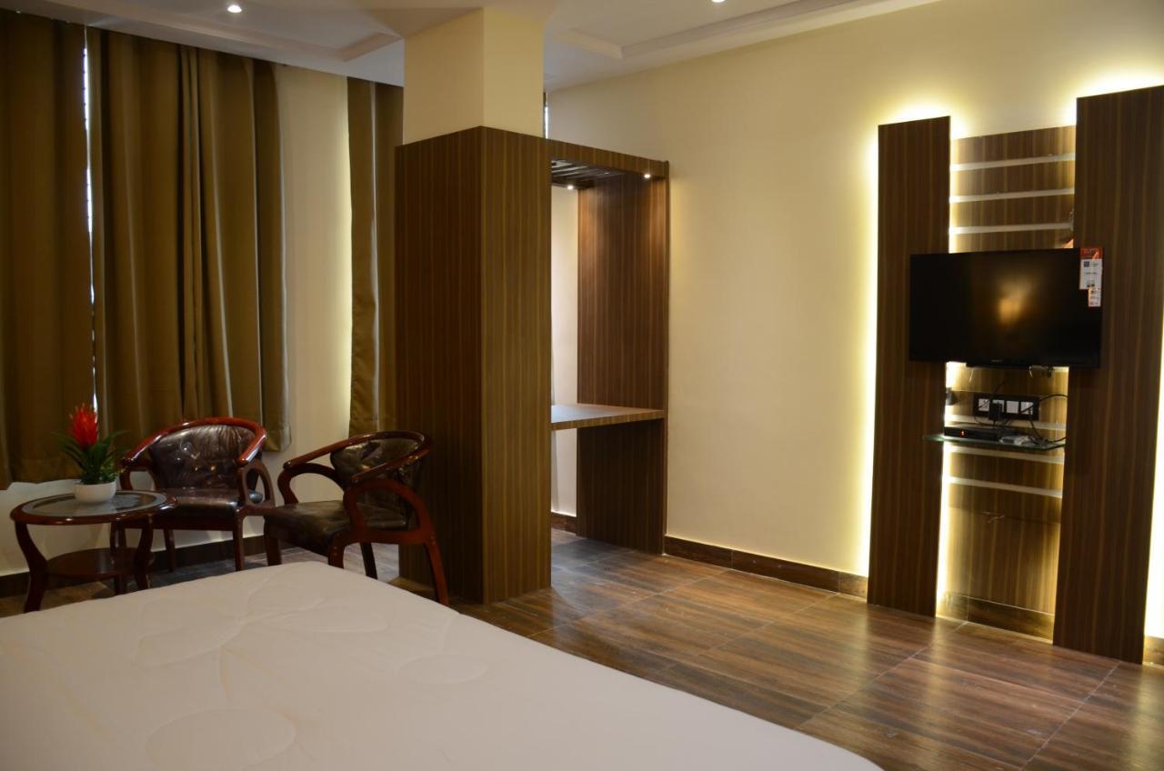 Puja Residency Hotel Váránaszi Kültér fotó