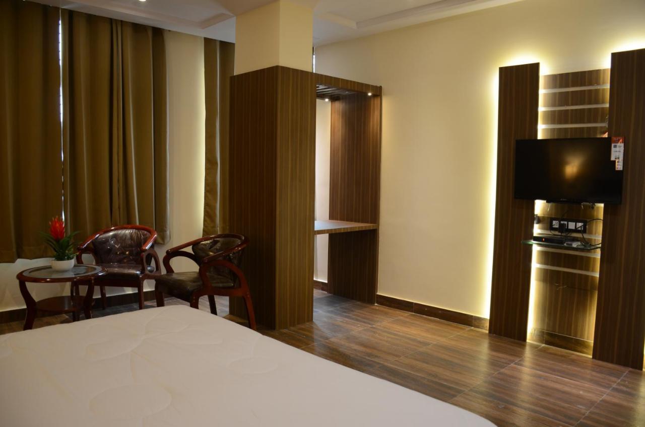 Puja Residency Hotel Váránaszi Kültér fotó